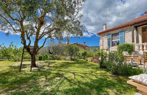 Grasse Bed & Breakfast | Experience La Thébaïde: Guest Rated 9.6 with Dining & Kitchen
