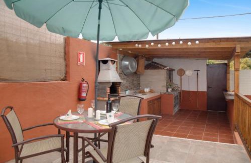 La Solana Villa | Experience Elegance at La Tirajanera 2 - Rated 9.4/10
