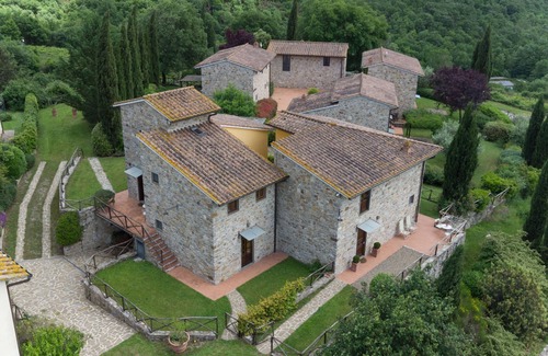 Greve in Chianti House | Relax at La Torre: Pet-Friendly with Pool & Spa Amenities