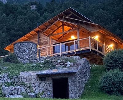Castellar del Riu Ski Chalet | Discover El Refugi de la Torre Espinalbet - 4-Star Retreat
