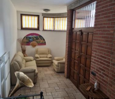 Magenta Apartment | La Torre di cry & cry