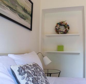 Zona LVII Labaro House | La Torre Rossa Guest House