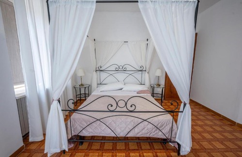 Monteroduni House | Welcoming Getaway at La Torretta sul Cortile