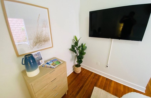 Pass-a-Grille Historic District Apartment | Top-Rated La Tortuga: Family-Friendly St Pete Beach Retreat