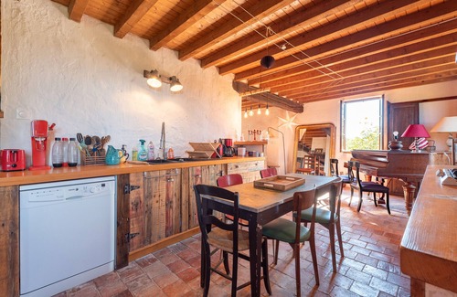 Malabat House | Inviting Holiday Home 'La Toumet' with Private Pool & Views