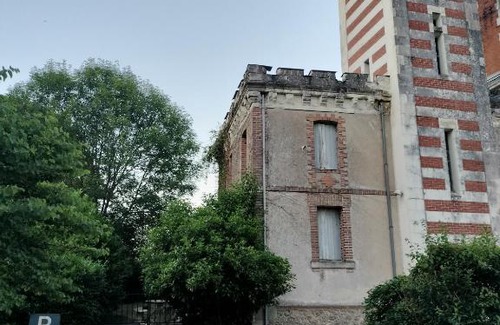 Auzouer-en-Touraine House | Enchanting La Tour Carrée d'un Château - Child Friendly Stay