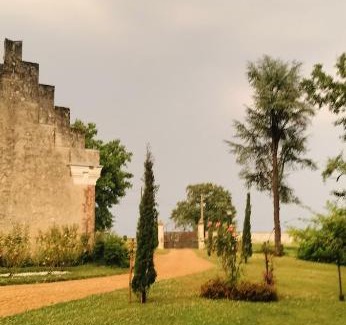 Auzouer-en-Touraine House | Enchanting La Tour Carrée d'un Château - Child Friendly Stay