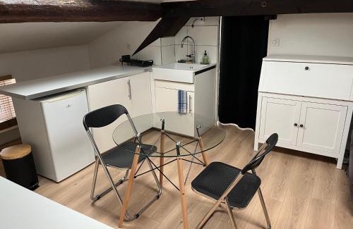 Grezieu-la-Varenne Apartment | La Tour Ronde