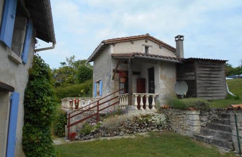 Nanteuil-de-Bourzac House | Relax at La Tranquillité: Oceanfront Bliss Awaits