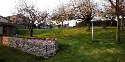Nanteuil-de-Bourzac House | Serene Retreat at La Tranquillité with Oceanfront Bliss