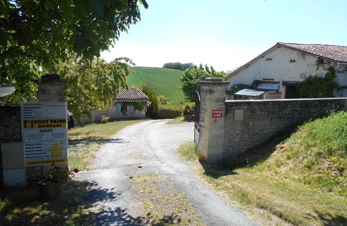 Nanteuil-de-Bourzac House | Discover La Tranquillite: Oceanfront Oasis for Families