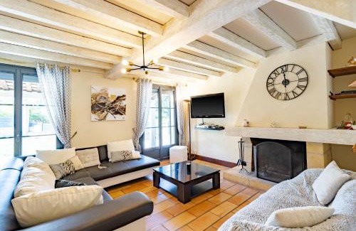 Sarlat-la-Caneda House | Discover La Trappe: Family-Friendly Hotel with Pool Access