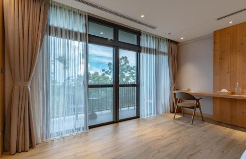 Donghe House | Top-Rated La Tree Resort with On-Site Restaurant