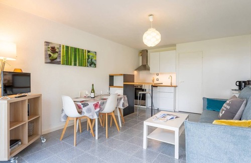 La Trinite-sur-Mer Apartment | Cozy La Trinité/Mer Apartment with Ocean View & Kitchen