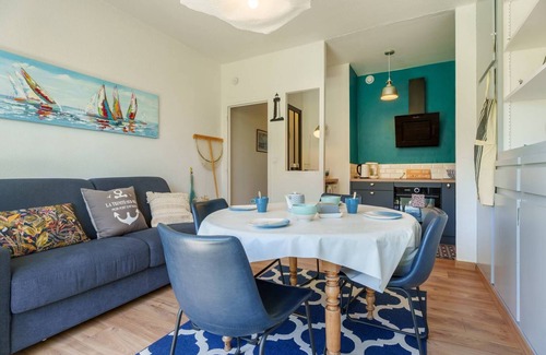 La Trinite-sur-Mer Apartment | Oceanfront Apartment in La Trinité/Mer with Breakfast
