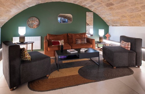 Brive-la-Gaillarde Hotel | Discover La Truffe Noire: Eco-Friendly Spa Retreat