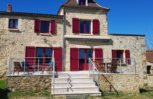 Pays-de-Belves House | Experience Ocean Views and Family Fun at La Truffière