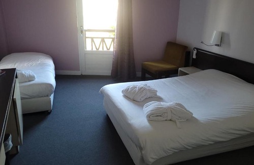Puy-l'Eveque Hotel | Discover La Truffière: Pet-Friendly Comfort & Family Fun
