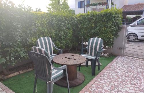 Fontanafredda House | Beautiful Garden Retreat: Guest Rated 9.4 with Hot Tub