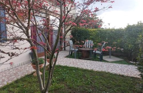 Fontanafredda House | Beautiful Garden Retreat: Guest Rated 9.4 with Hot Tub