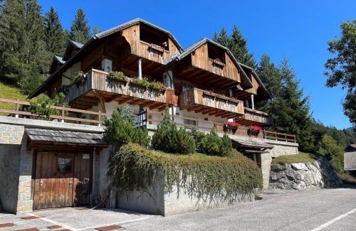 Camporosso in Valcanale Apartment | Discover Family-Friendly Comfort at La TuClà Hotel