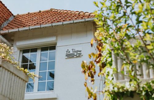 Mesnil-Val-Plage House | Relax at La Vague - Pool Access & Oceanfront Bliss