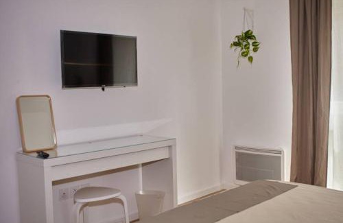 Amiens Apartment | Enchanting La vallée des Hortillonages - Child Friendly Retreat