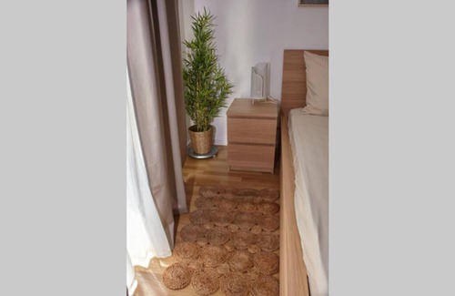 Amiens Apartment | Enchanting La vallée des Hortillonages - Child Friendly Retreat