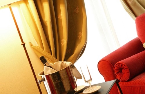 Bergamo Hotel | Guest Rated 9.8! Family-Friendly La Valletta Relais