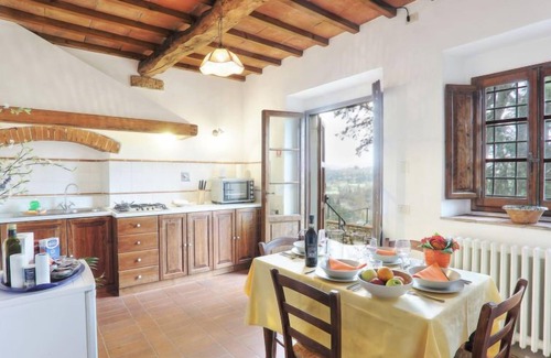 Grassina Apartment | Experience Oceanfront Bliss at La Vecchia Cantina