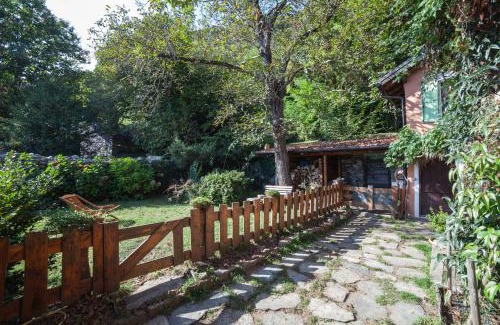 Cannero Riviera House | Discover Family-Friendly Comfort at La Vecchia Casa Rosa
