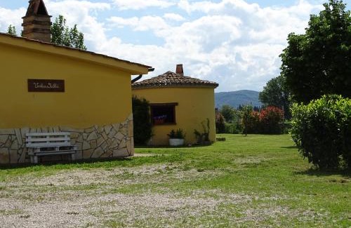 Narni Bed & Breakfast | Relax at La Vecchia Stalla B&B with Oceanfront Views