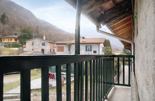 Porto Valtravaglia Apartment | Explore Family-Friendly Stays at La Vecchia Torre