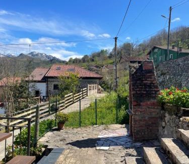 Bobia de Arriba House | Explore La Ventana de Picos: Pet-Friendly Retreat