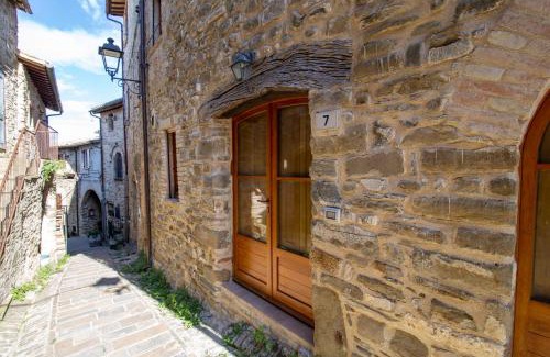 Torre del Colle Apartment | Family-Friendly La Vernaccia in Historic Bevagna - Rated 9.2