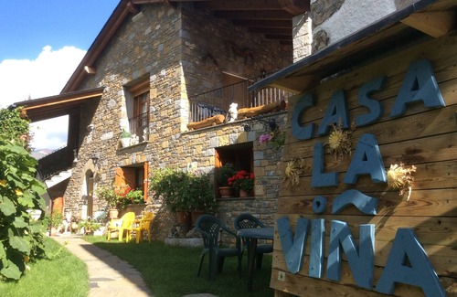 Chia Cottage | Beachfront La Viña House: Perfect for 6 with Spa Access