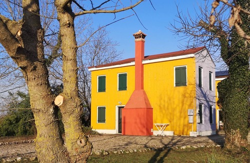 Torre di Mosto Apartment | Cozy La Via Antiga Apartment #1 - Pet Friendly Escape