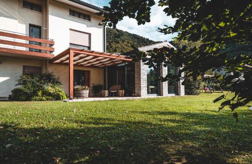 Valmareno House | Guest Rated 9.2: La Via Claudia with Oceanfront Views