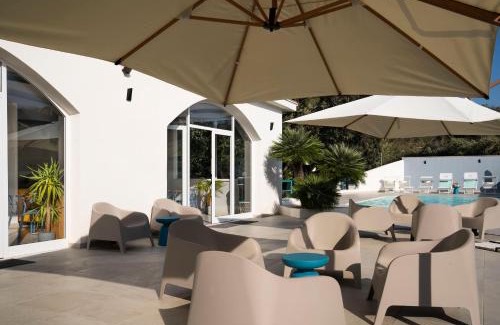 Licola Mare Apartment | Oceanfront Getaway at La Via del Mare - Rated 8.9/10