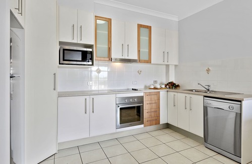 Redcliffe Apartment | Discover La Vida on Anzac: 4-Star Oceanfront Retreat