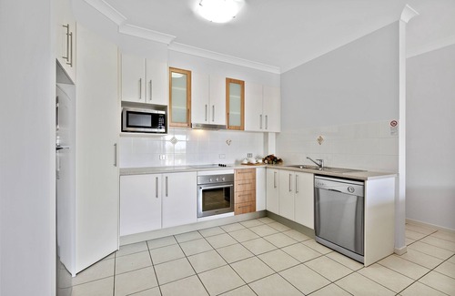 Redcliffe Apartment | Discover La Vida on Anzac: 4-Star Oceanfront Retreat