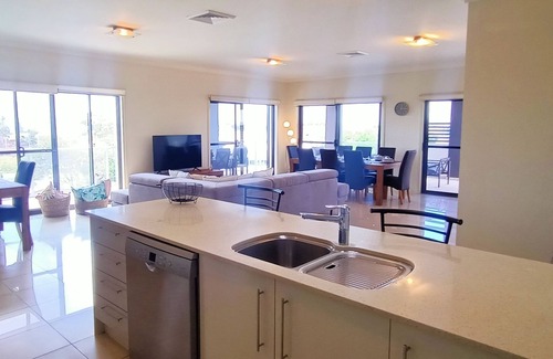 Redcliffe Apartment | Discover La Vida on Anzac: 4-Star Oceanfront Retreat