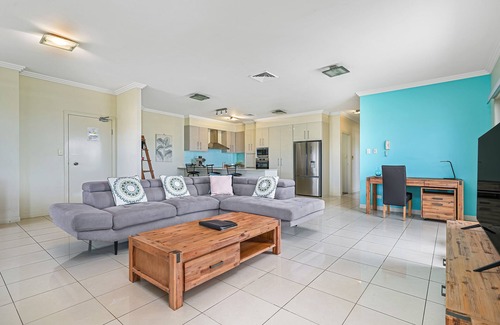 Redcliffe Apartment | Discover La Vida on Anzac: 4-Star Oceanfront Retreat