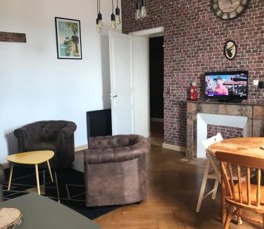 Meslay-du-Maine Apartment | Elegant Stays at La vie de château - Child Friendly Retreat