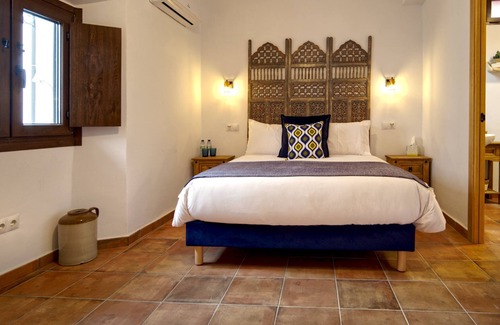 Canillas de Aceituno Bed & Breakfast | Unforgettable Stay at La Vieja Botica with Spa & Breakfast
