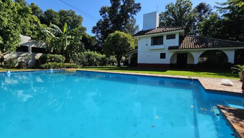Don Torcuato House | Experience Comfort at La Vieja Casona - Pet Friendly Stay