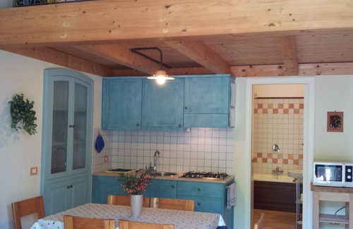 Pucara Apartment | Discover La Vigna: Loft with Outdoor Hot Tub & Lemon Gardens