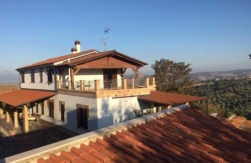 Paglieta House | Relax at La Vigna di Ranco Marco with Ocean Views & Spa