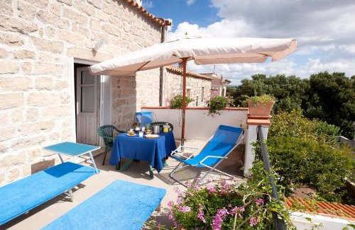 Aggius House | Experience La Vignaredda: Oceanfront Bliss & 10/10 Reviews