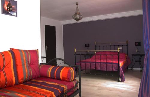 Meusnes Bed & Breakfast | Discover Family-Friendly Comfort at La Vigneraie de Meusnes